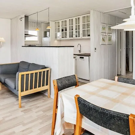 Three-bedroom Holiday In Harboore 2